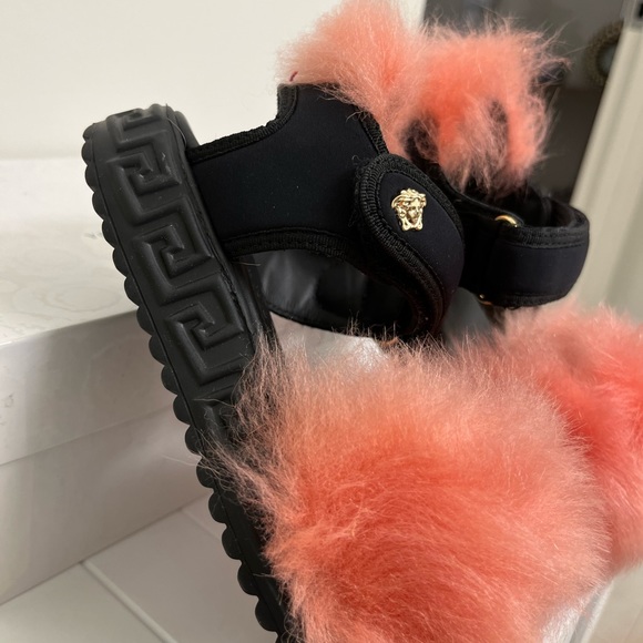 Young Versace Girls Sandals•Navy Blue with Pink Fur•Velcro adjustable Strap• - Picture 5 of 10